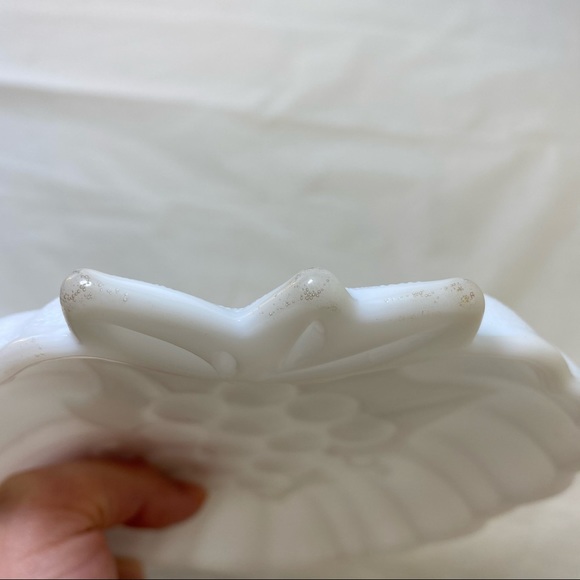 VTG Hazel Atlas Grape shaped Milk Glass Dish - Picture 5 of 10